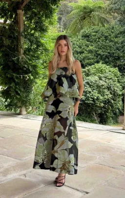 Elliatt Elysia Tiered Gown in Black & Green Floral  Size 8 for rent on The Volte - image 2