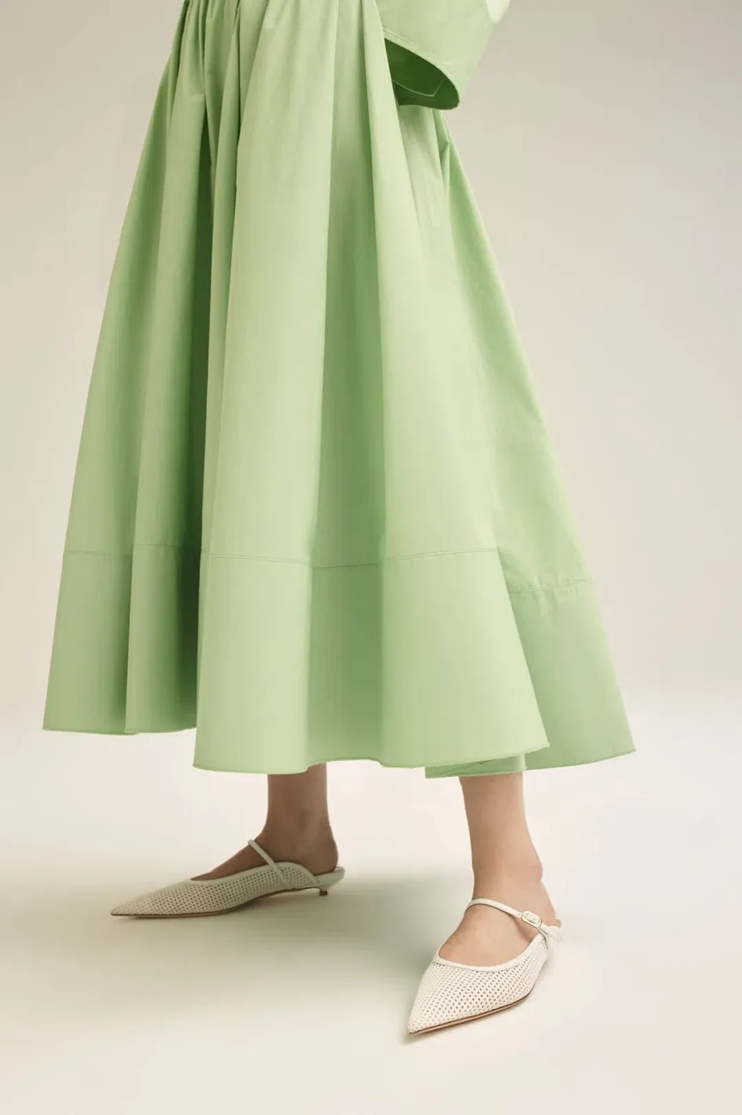 Parachute Cotton Set Apple for rent on The Volte - main image