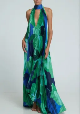 L'IDEE OPERA GOWN IN CAPRI GREEN SIZE 6 for rent on The Volte - image 1