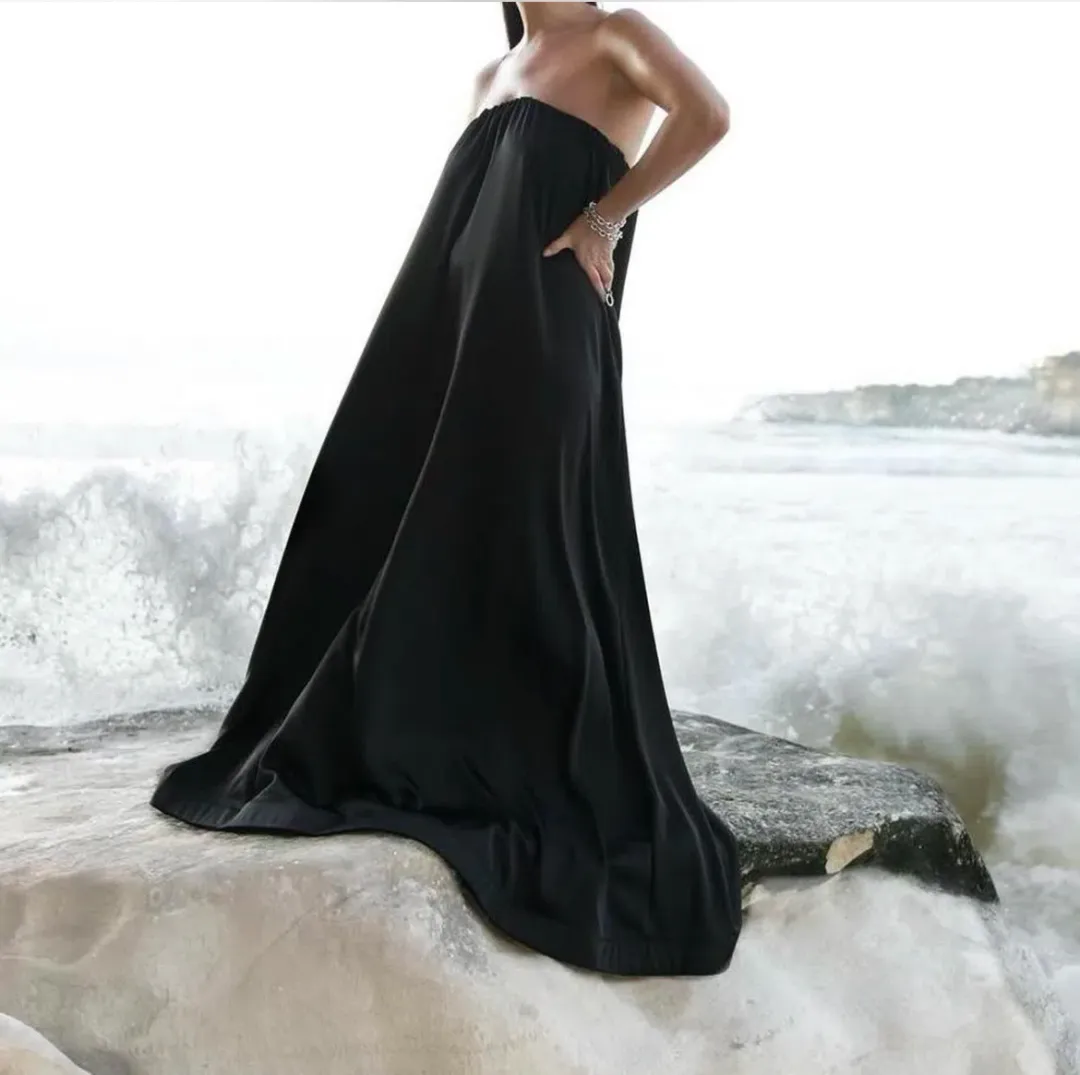 L’IDEE COSTIERA DRESS NOIR- Size 10  for rent on The Volte - main image