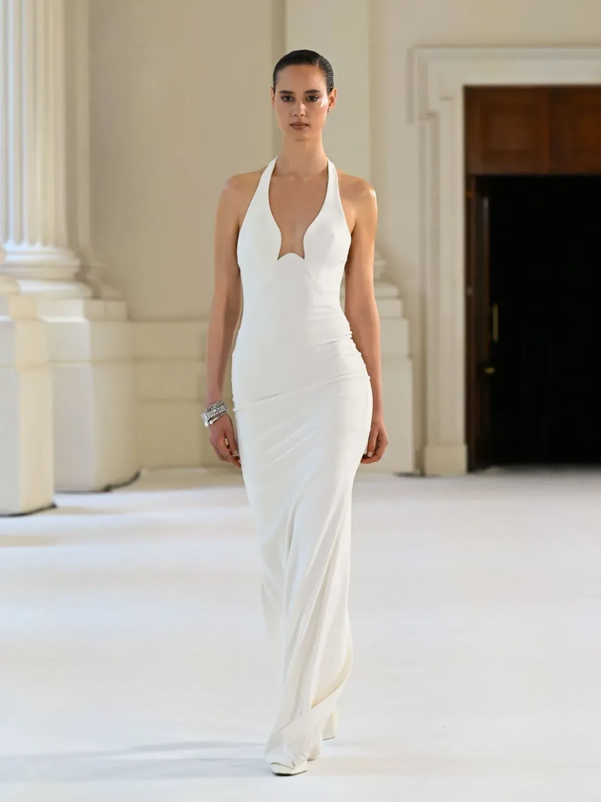 Effie Kats Starla Gown - Ivory Size L for rent on The Volte - main image