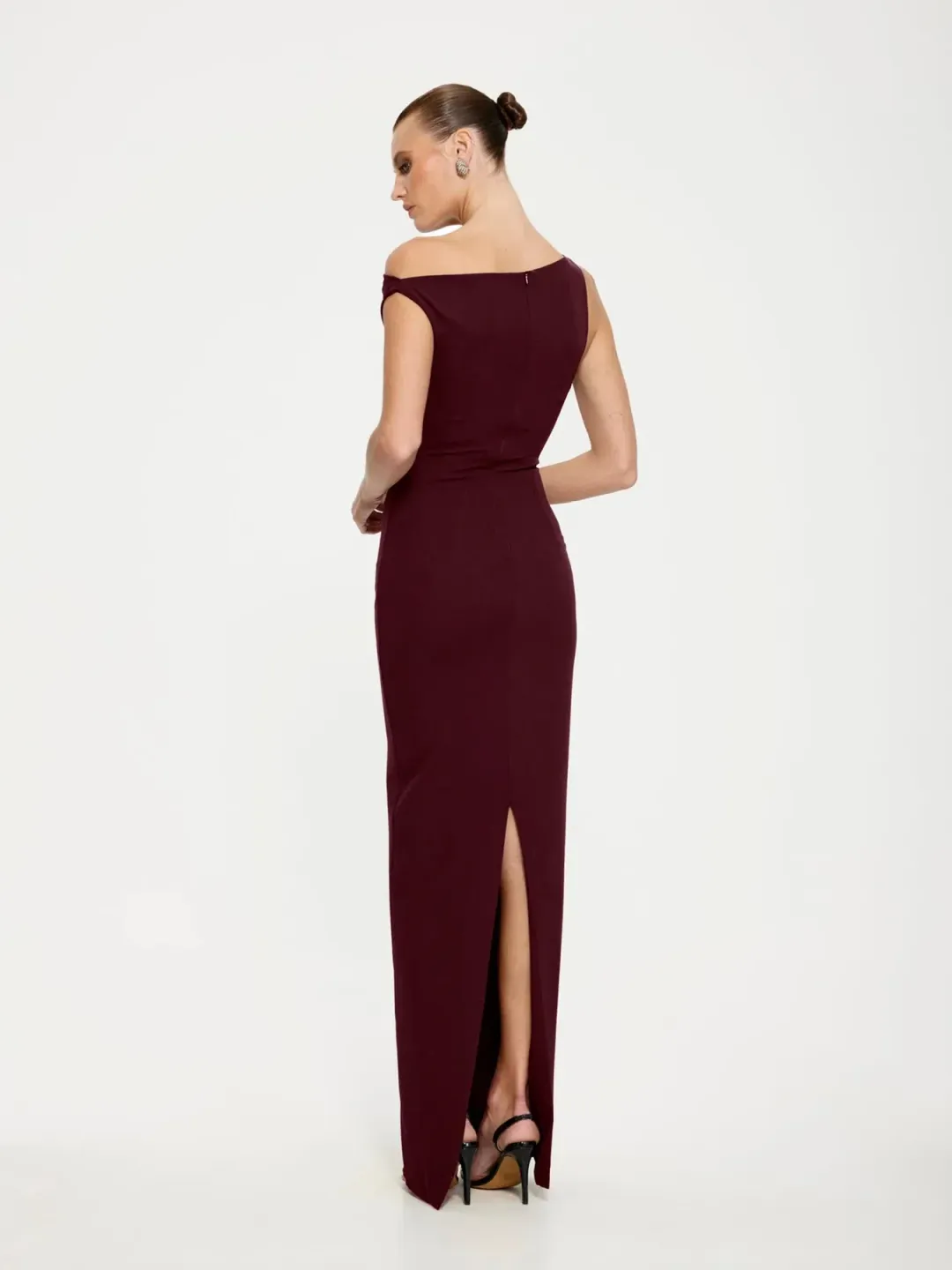 EFFIE KATS INAYA GOWN WINE SIZE XS (6-8) for rent on The Volte - main image