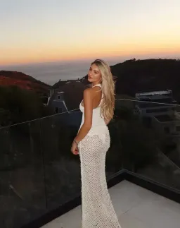 BENNI. Ariel Maxi Shell Size 10/AU M for rent on The Volte - image 3