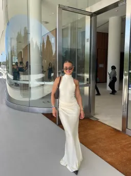 HENNE - Soraia Maxi Size 6 for rent on The Volte - image 2