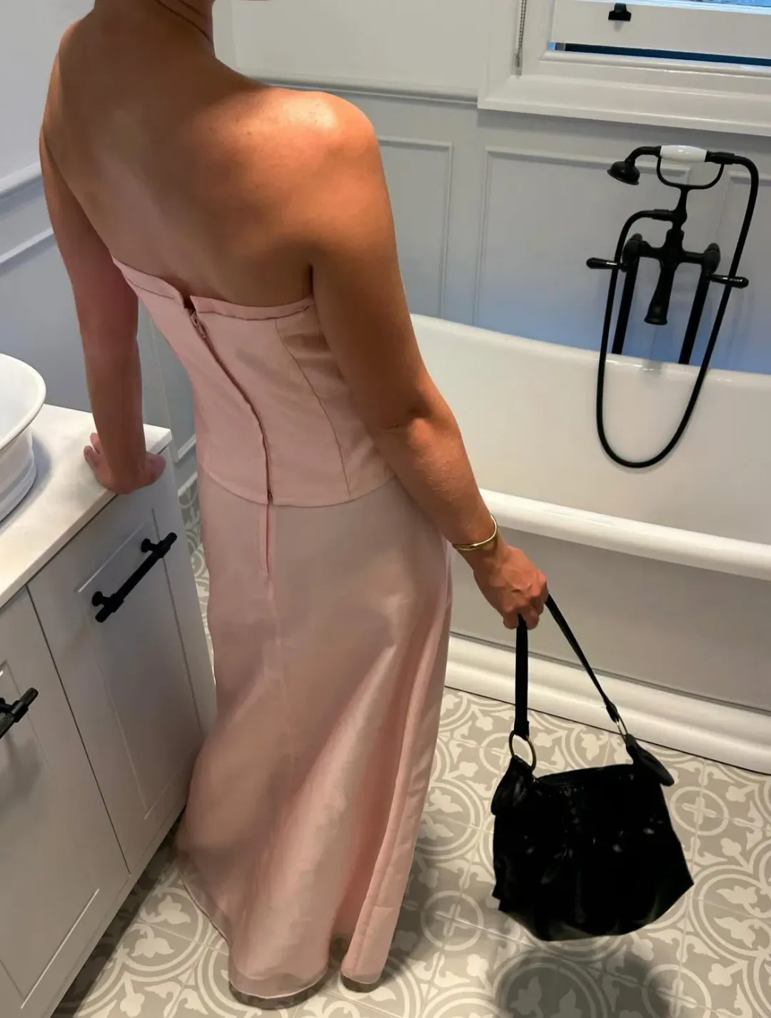 The Stella Set for rent on The Volte - main image