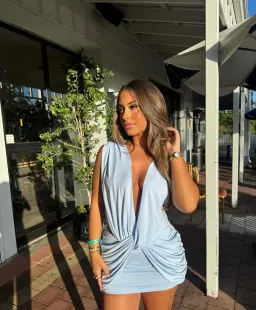 Lilou mini dress -Vivienne Collection size XS fits 6,8 for rent on The Volte - image 4