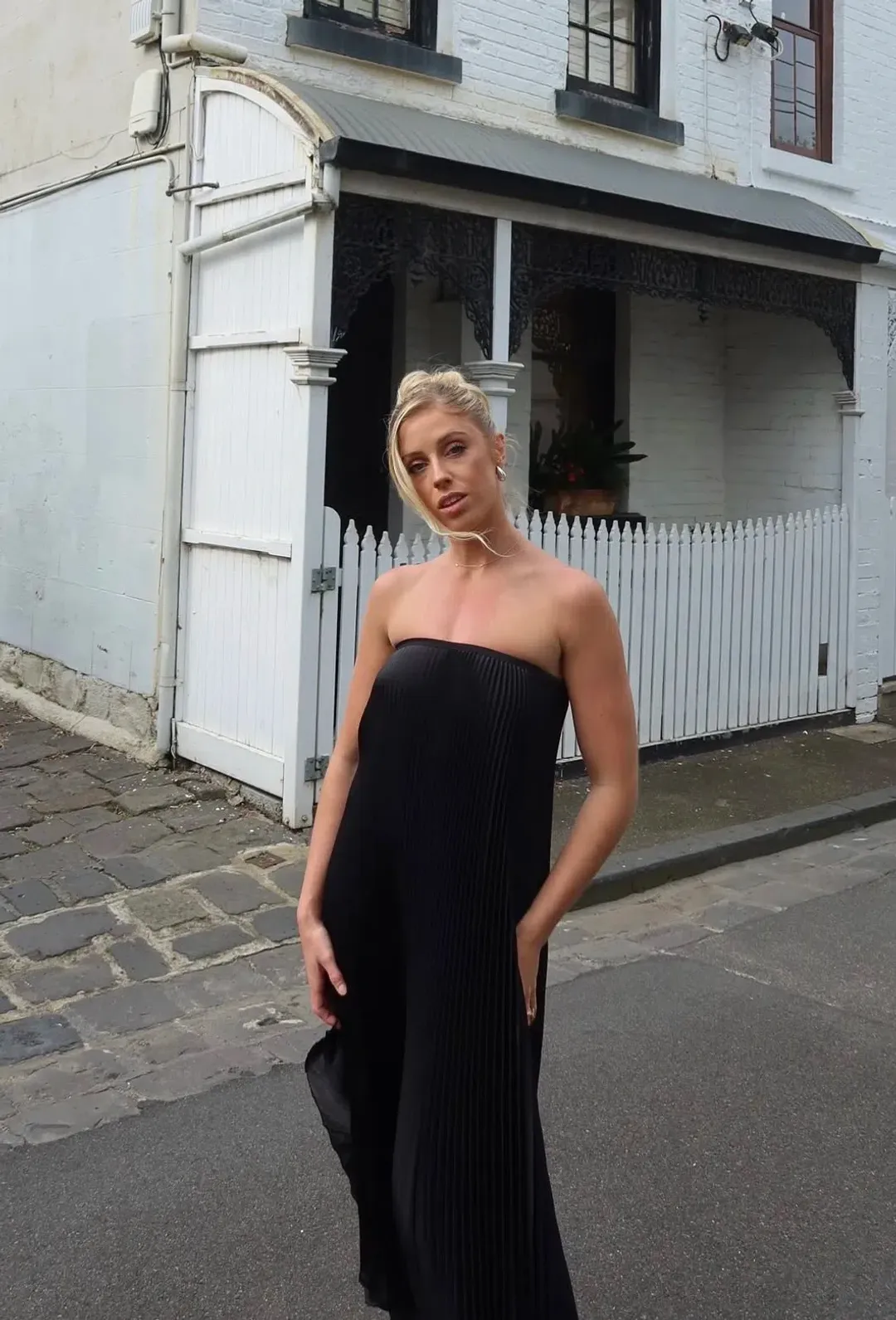 L’idee Faire Gown - Noir - Size 6 for rent on The Volte - main image