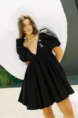 🖤 AJE Gabriella Plunge Mini Dress – Black – Size AU 6 🖤 for rent on The Volte - image 6