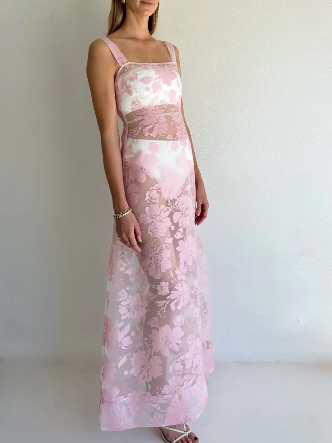 By Nicola Goldie Maxi Marshmallow / Size 6 for rent on The Volte - main image