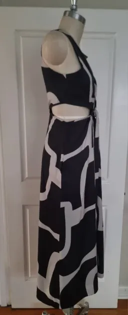 COUNTRY ROAD Print Column Maxi Dress in Stone Geo Print Size 12 - - Black & Stone Golden Brown for rent on The Volte - image 7