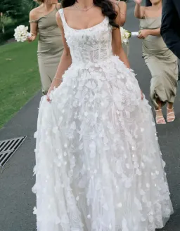 Wedding Dress | Dylan Parienty Amy Dress Size 8 for rent on The Volte - image 4