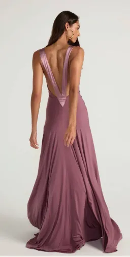 Rosa gown  for rent on The Volte - image 5