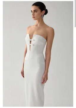 New arrivals NOA IN PALAIS DE TOKYO bridal size 8 for rent on The Volte - image 3