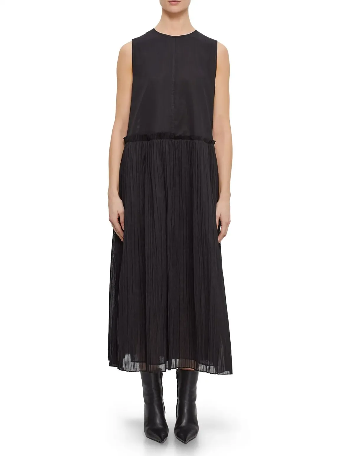 Jil Sander Elegant Pleated Midi Dress Black Size 40 for rent on The Volte - main image