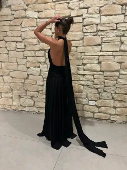 Effie Kats verity gown size 8  for rent on The Volte - image 3