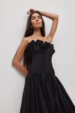 🖤 AJE Ivy Bubble Hem Gown – Black – Size 10 AU Strapless Formal Maxi Dress🖤 for rent on The Volte - image 7