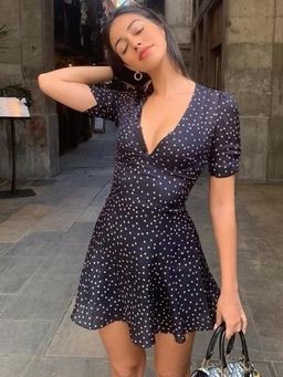 Realisation Par The Ozzie in Navy Star Size AU 6 for rent on The Volte - image 2