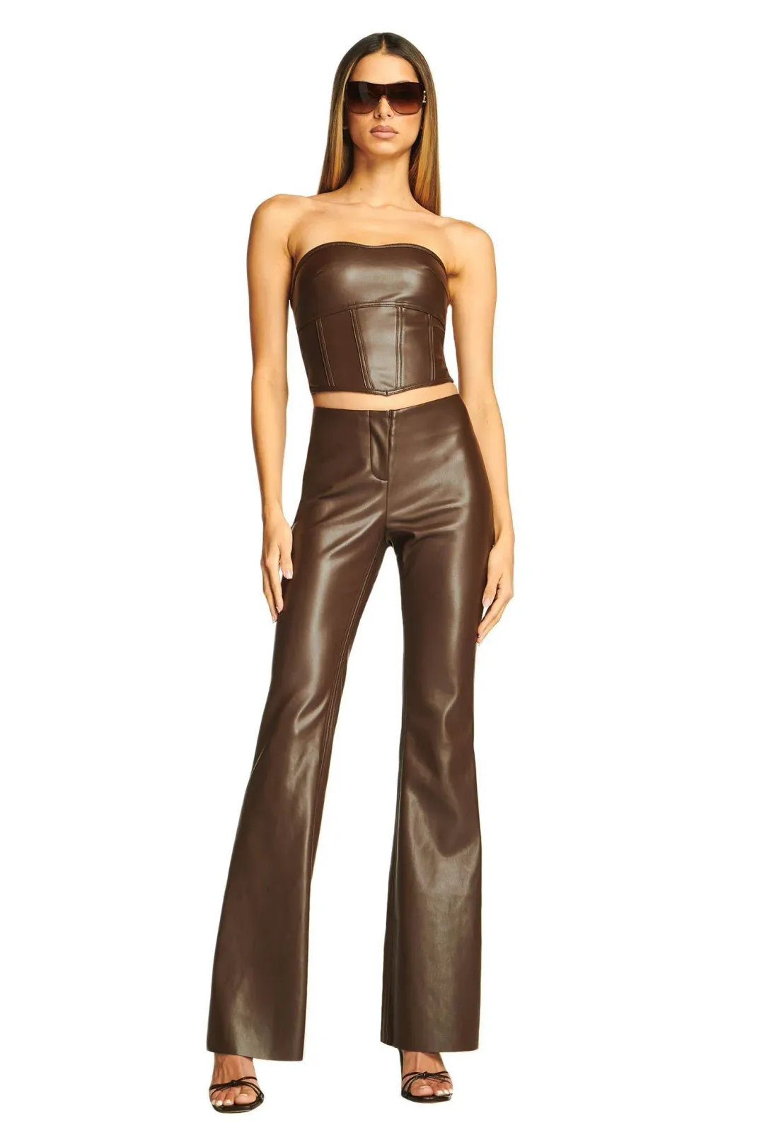 ESTYN SET for rent on The Volte - main image