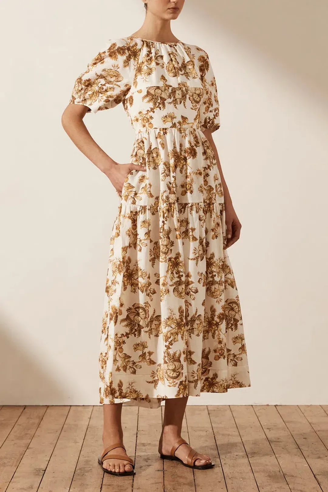Shona Joy Bella Linen Short Sleeve Open Back Midi Dress Print Size 10 for rent on The Volte - main image