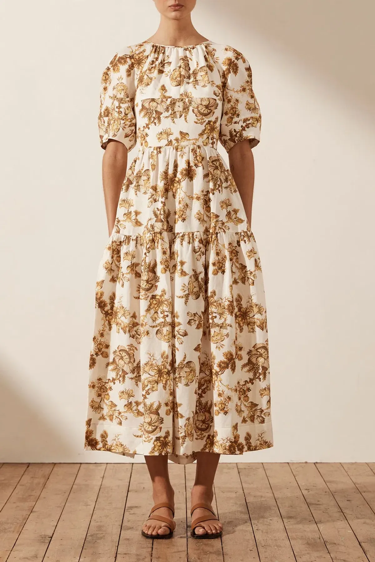 Shona Joy Bella Linen Short Sleeve Open Back Midi Dress Print Size 10 for rent on The Volte - main image