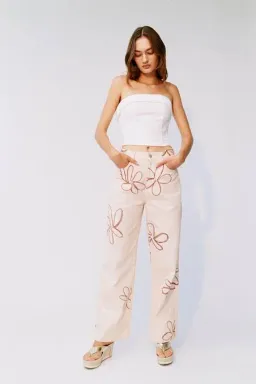 With Jean Carla Corset White Size 6 for rent on The Volte - image 3