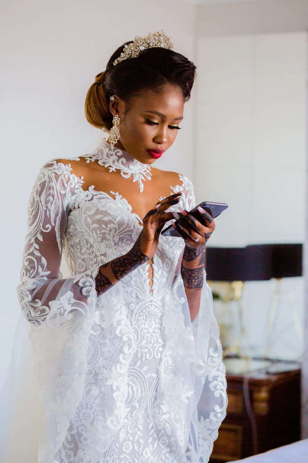 Leah Da Gloria Custom Made Wedding Dress White Size 6  for rent on The Volte - main image