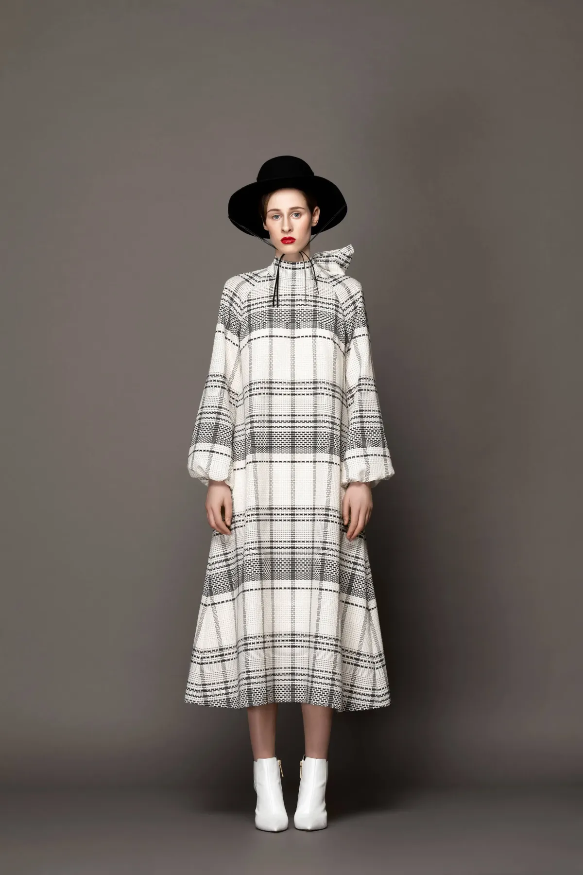 Lilli Jahilo Mary A-line Plaid Dress Woven White Size AU 6 for rent on The Volte - main image