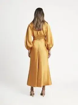 Sheike Nirvana Set Mango Size 6 for rent on The Volte - image 2