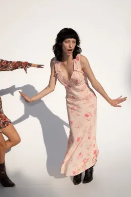 Réalisation Par The Ivy in Eden Print Size 10  for rent on The Volte - image 2