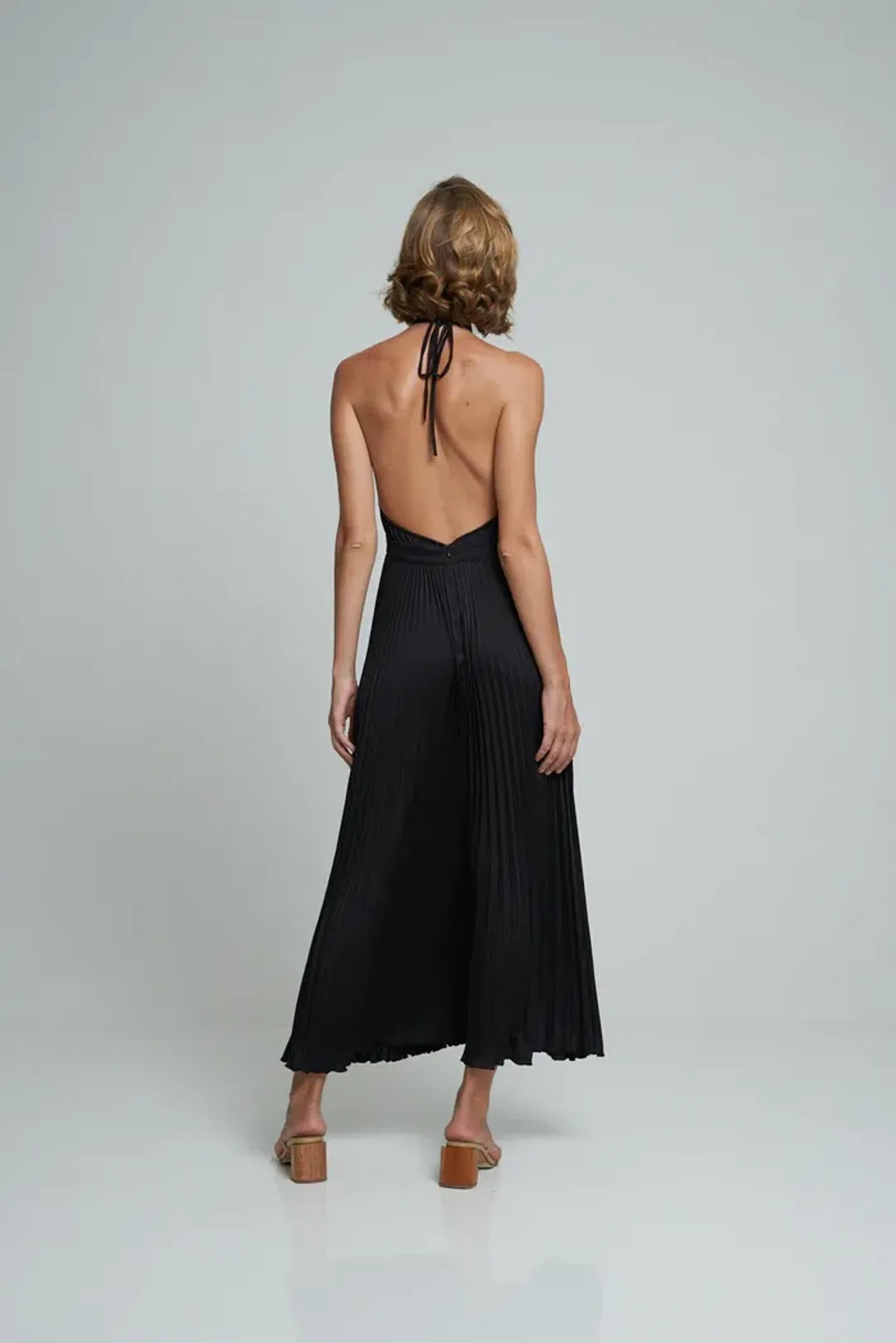 L'Idee Woman Reveil Gown Noir Size 10 for rent on The Volte - main image