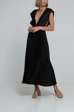 L'Idee Gala Gown In Noir Size 10 for rent on The Volte - image 3