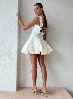 Helen O'Connor Kahlo Dress Ivory Size 8 for rent on The Volte - image 4