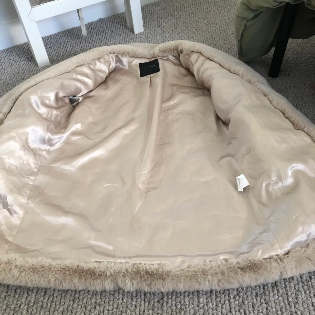 San Sloane Crawford Faux Fur Jacket Light Tan Size XS / Au 6 for rent on The Volte - main image