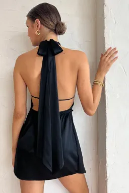 Hansen & Gretel Toni Dress Black Size AU 6 for rent on The Volte - image 3