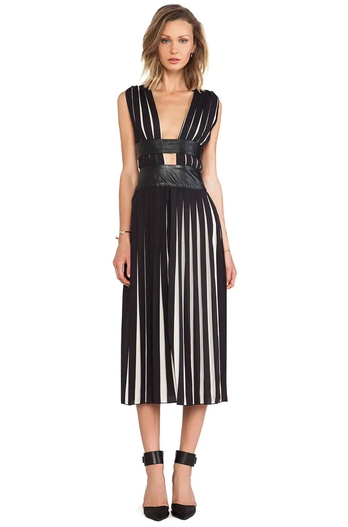 Shakuhachi Pleats Please Dress Black Size 6 for rent on The Volte - main image