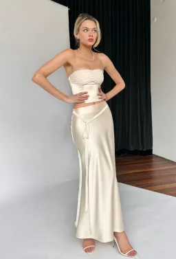 Arcina Ori Blair Bustier And Skirt Set Cream Size AU 10 for rent on The Volte - image 2