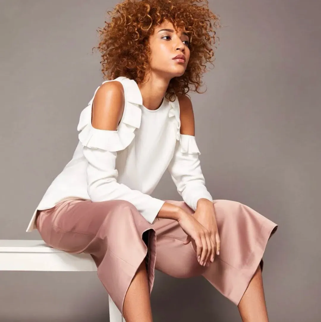 Ted Baker Steffe Ivory Cold Shoulder Ruffle Top in Cream Size 1/AU 8 for rent on The Volte - main image