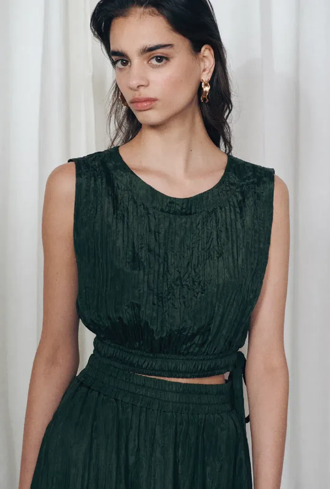 Silk Laundry Crinkle Sleeveless Crop Top Cedar Green Size AU 8  for rent on The Volte - main image