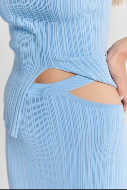 Henne Romee Knit Top & Skirt Blue Size AU 10 for rent on The Volte - image 4