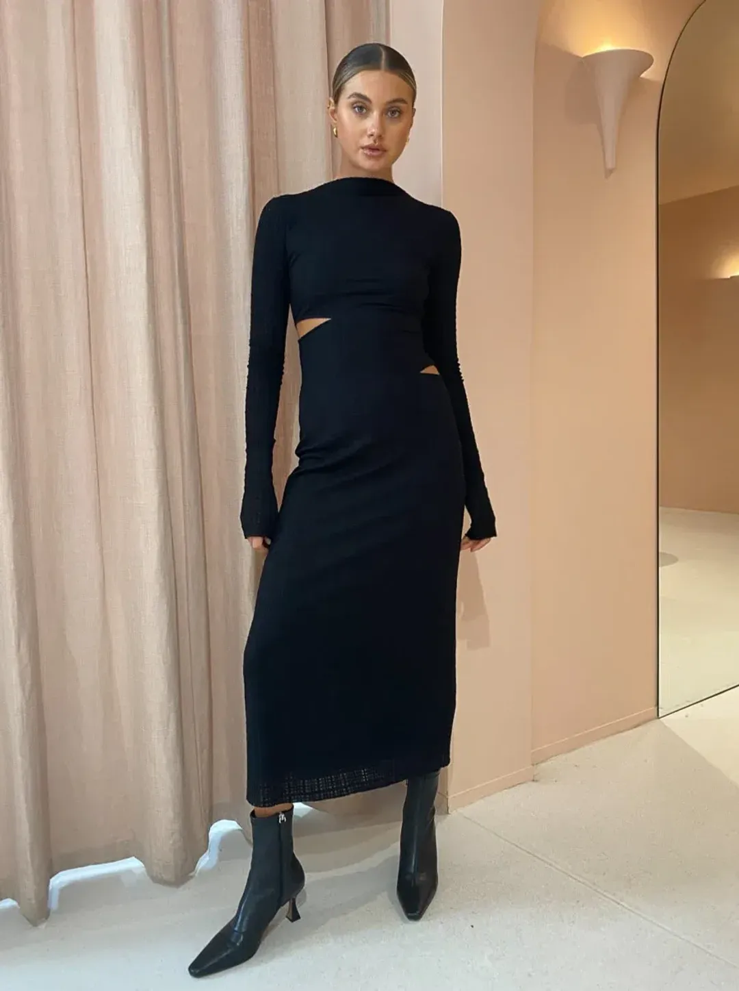 Camilla and Marc Ellsworth Midi Dress Black Size 6 for rent on The Volte - main image