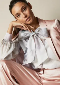 Ted Baker Mirta Floral Pussy Bow Blouse in Ivory Print in Size 2/AU 10 for rent on The Volte - image 1