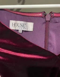 House Of CB Martinella  Velvet Off Shoulder Pencil Dress Red Wine Size 6 for rent on The Volte - image 6