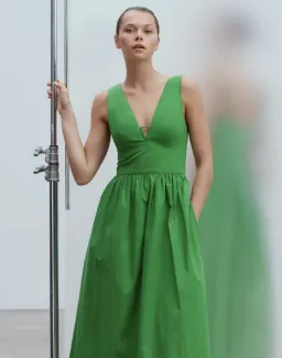 Cue Cotton Twist Strap Dress Green Size 6 for rent on The Volte - image 2