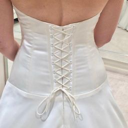 Wedding Dress for rent on The Volte - image 4