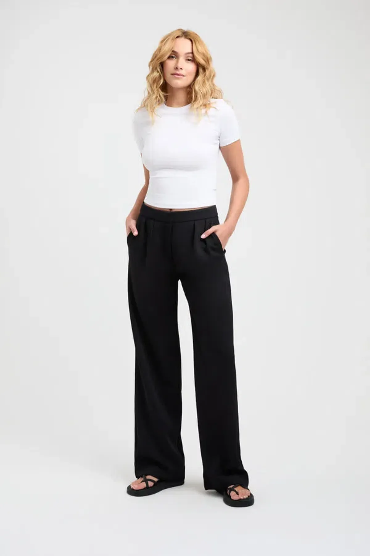 Kookai Oyster Low Rise Pant Black Size 34 / AU 6 for rent on The Volte - main image