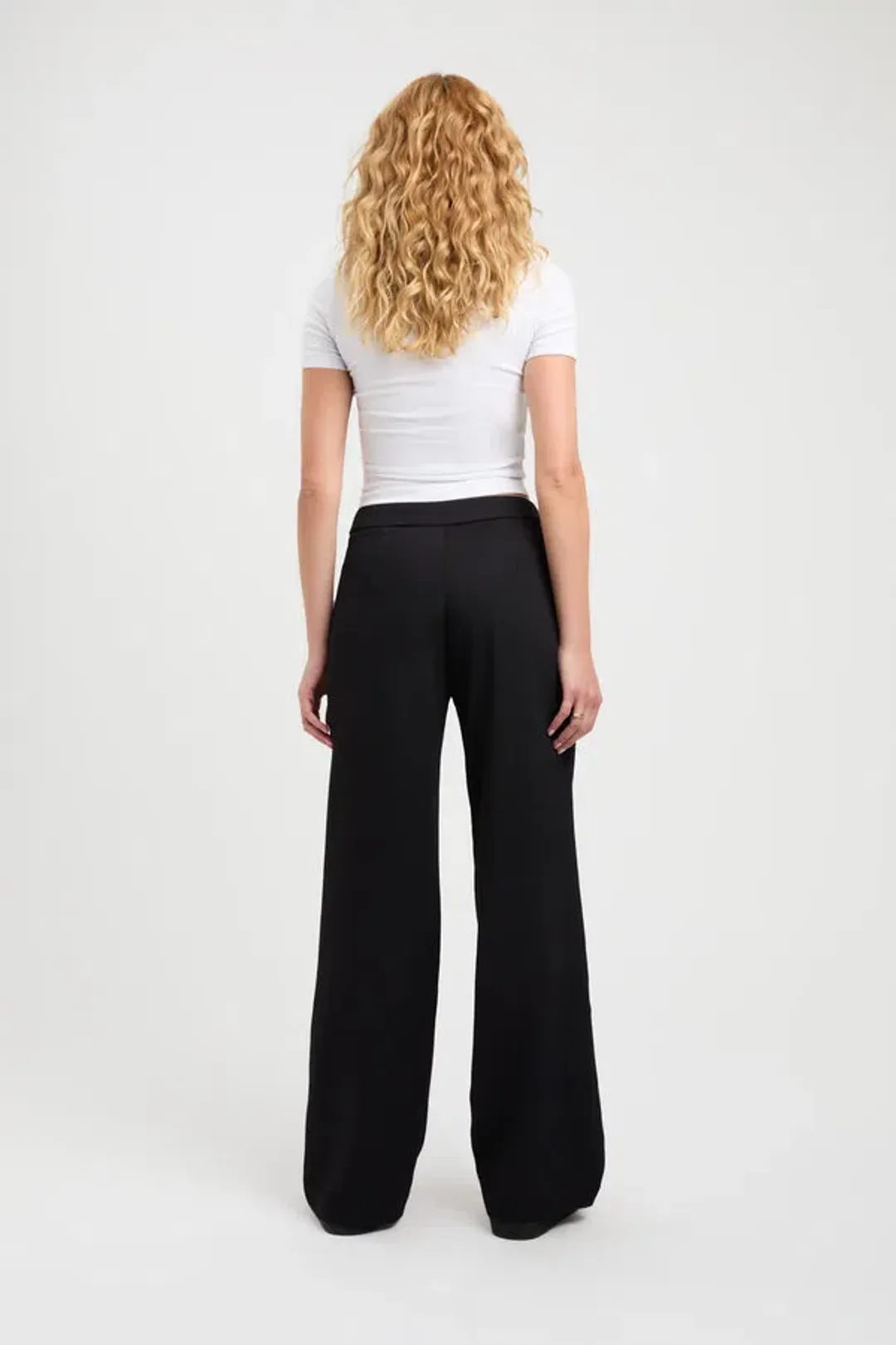 Kookai Oyster Low Rise Pant Black Size 34 / AU 6 for rent on The Volte - main image