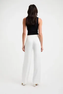 Kookai Oyster Low Rise Pant White Size 34 / AU 6 for rent on The Volte - image 2