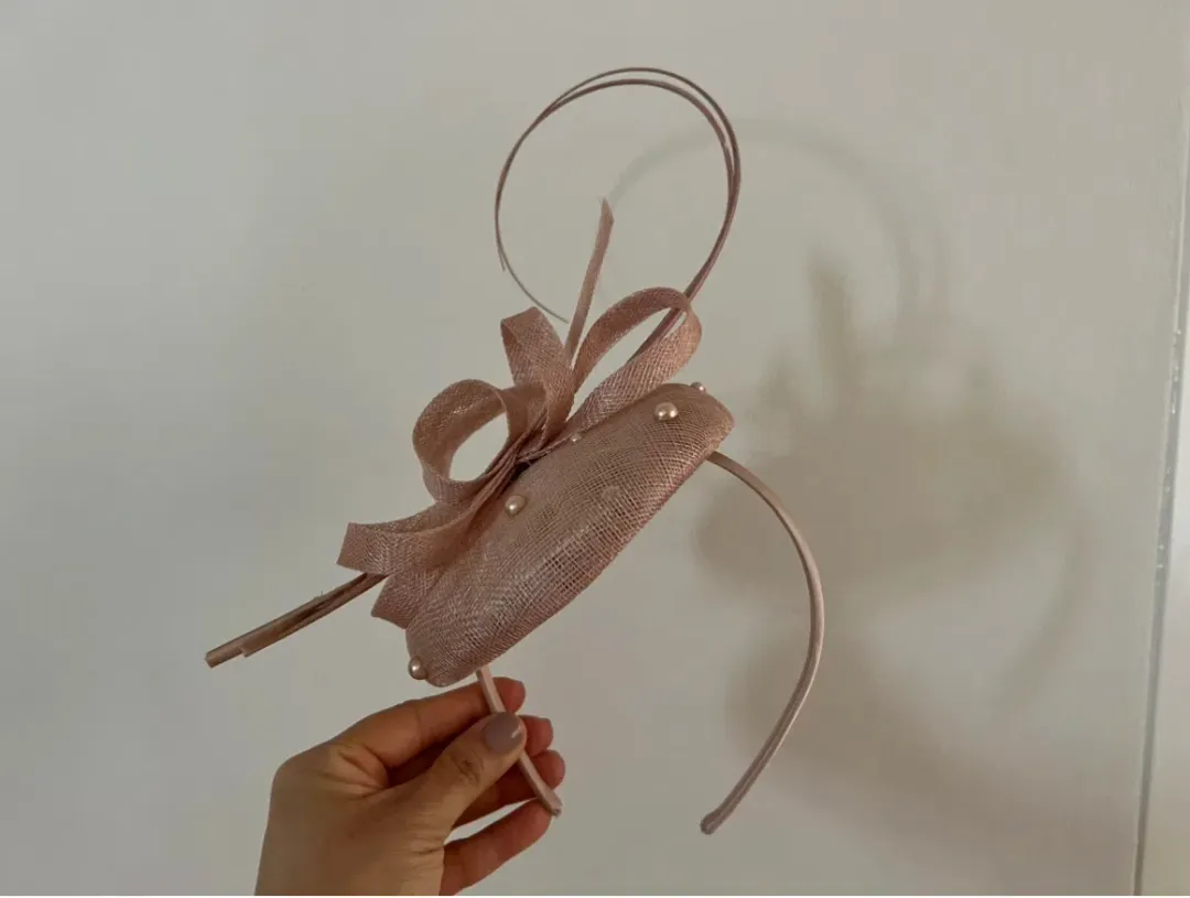 Morgan and Taylor Fascinator for rent on The Volte - main image