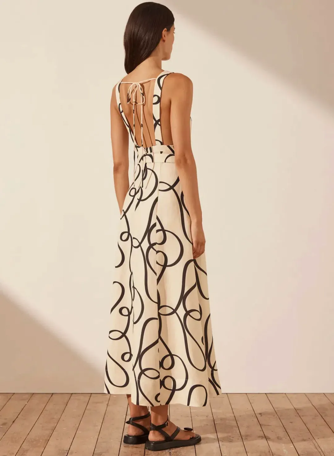 Shona Joy Cecelia Plunged Dress Print Size 8 for rent on The Volte - main image