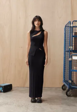 Henne Romee Knit Set in Black Size AU 6 for rent on The Volte - image 3